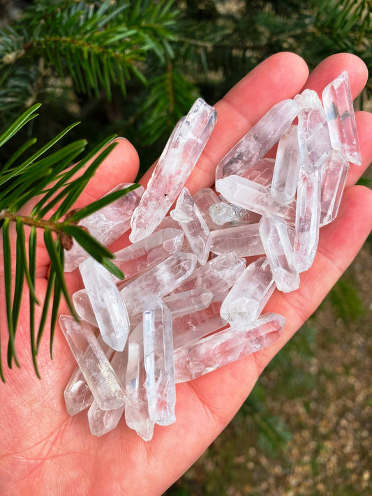 Clear quartz point price per stone1 - 3cm long quartz gem
